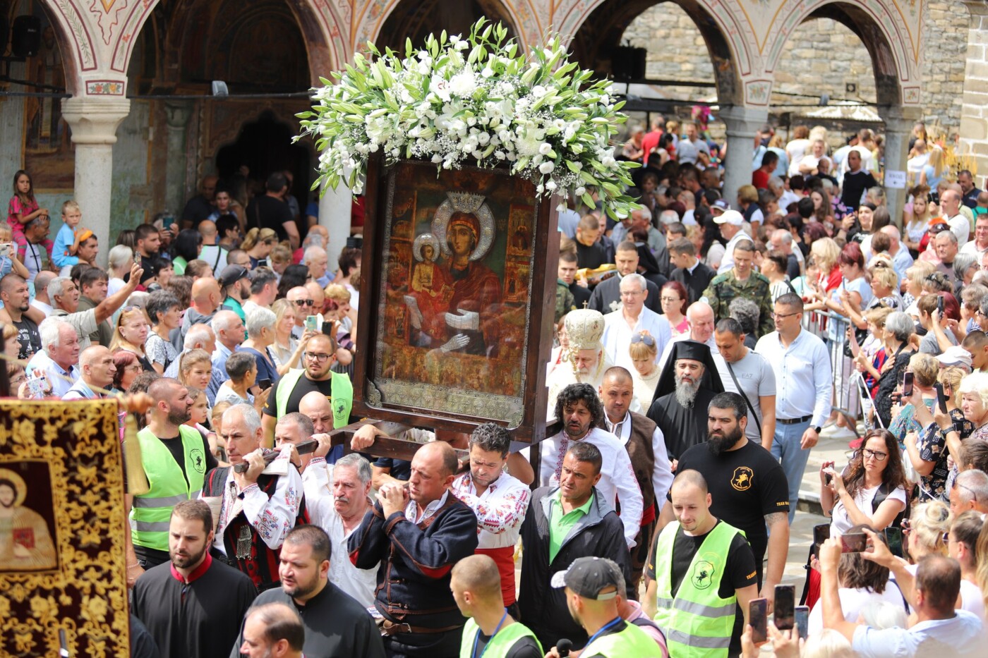 На 15 август отбелязваме Успение на Пресвета Богородица Успението на