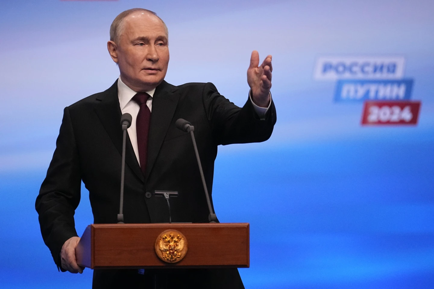 Президентът Владимир Путин печели петия си мандат с рекорден брой
